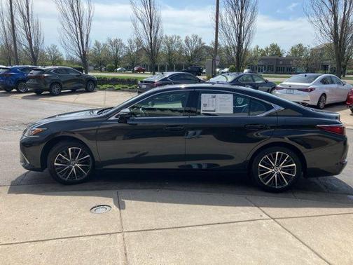 2025 Lexus ES 350 Base