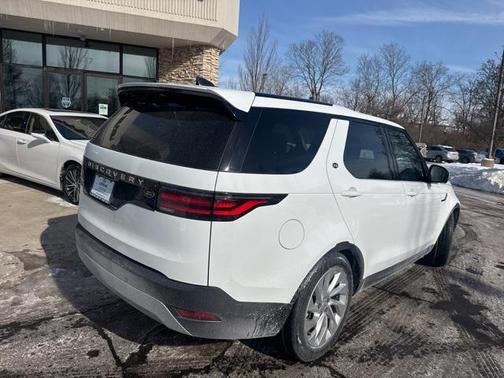2023 Land Rover Discovery P300 S