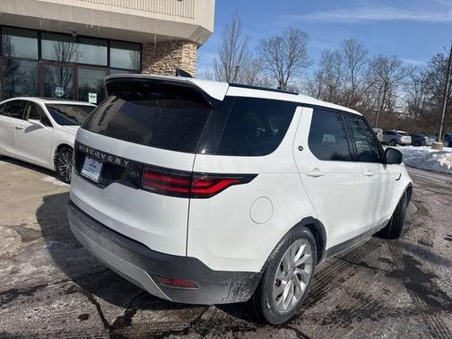 2023 Land Rover Discovery P300 S