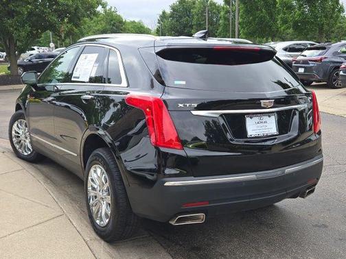 Stellar Black Metallic 2019 Cadillac XT5 Luxury