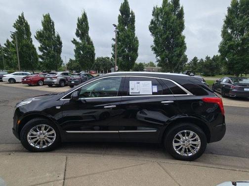 Stellar Black Metallic 2019 Cadillac XT5 Luxury