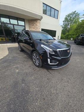 Stellar Black Metallic 2020 Cadillac XT5 Premium Luxury