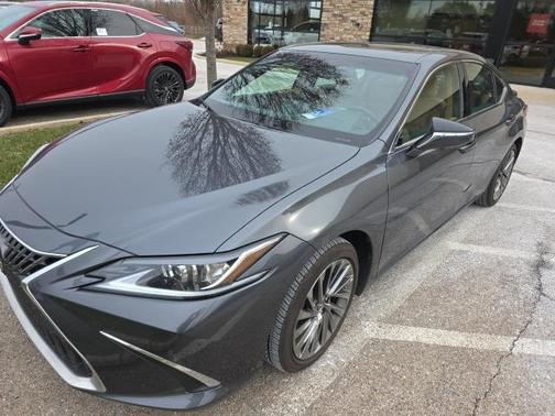 2025 Lexus ES 300h Luxury