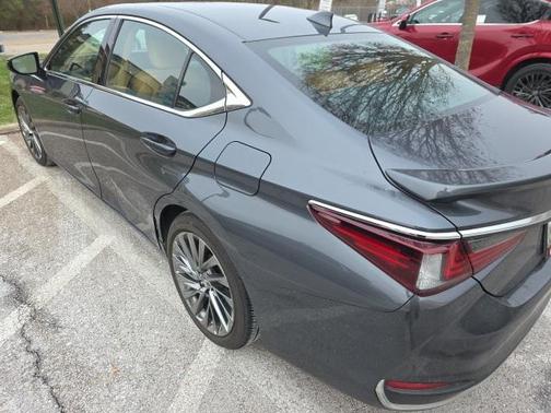 2025 Lexus ES 300h Luxury