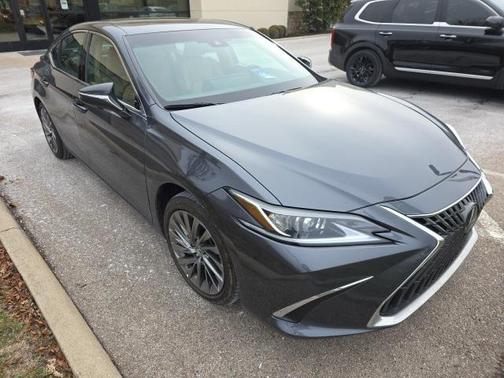 2025 Lexus ES 300h Luxury