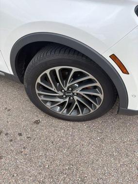 White Platinum Clearcoat Metallic 2019 Lincoln Nautilus Reserve