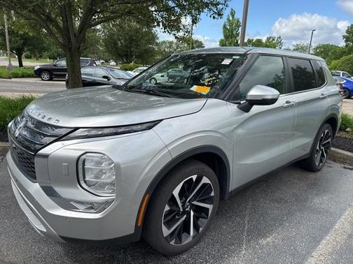 2022 Mitsubishi Outlander SE