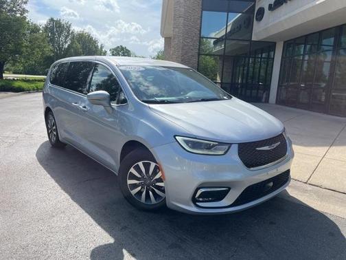 2022 Chrysler Pacifica Hybrid Touring L