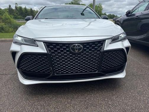 Wind Chill Pearl 2019 Toyota Avalon Touring