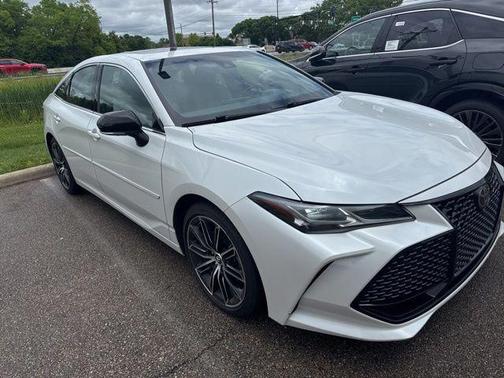 Wind Chill Pearl 2019 Toyota Avalon Touring