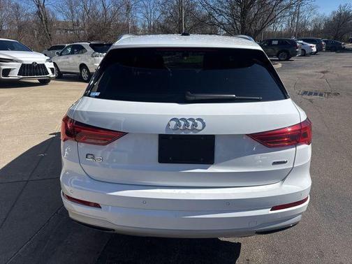 2023 Audi Q3 Premium 40 TFSI quattro Tiptronic