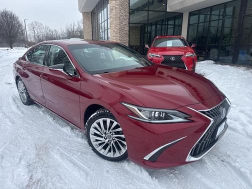 2022 Lexus ES 300h Luxury