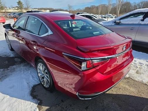 2022 Lexus ES 300h Luxury