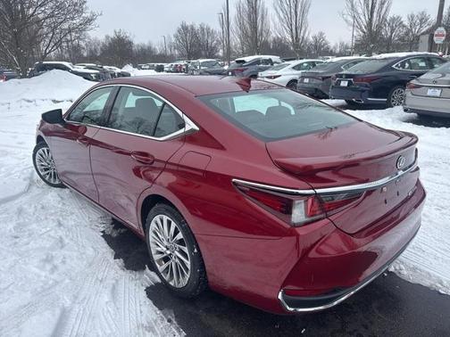 2022 Lexus ES 300h Luxury