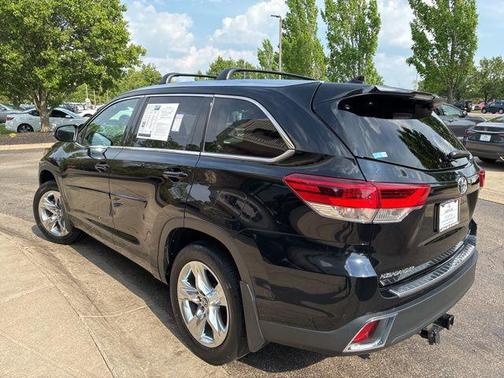 Midnight Black Metallic 2019 Toyota Highlander Limited