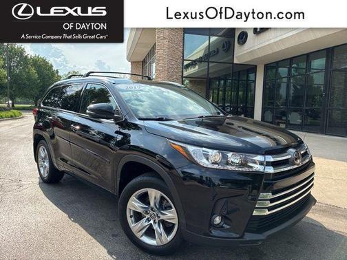 Midnight Black Metallic 2019 Toyota Highlander Limited