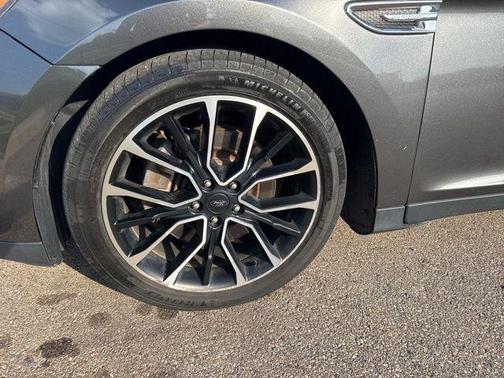 Magnetic Metallic 2018 Ford Taurus SHO