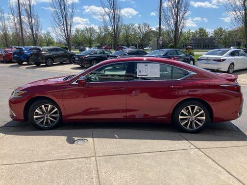 Matador Red Mica 2021 Lexus ES 300h Base