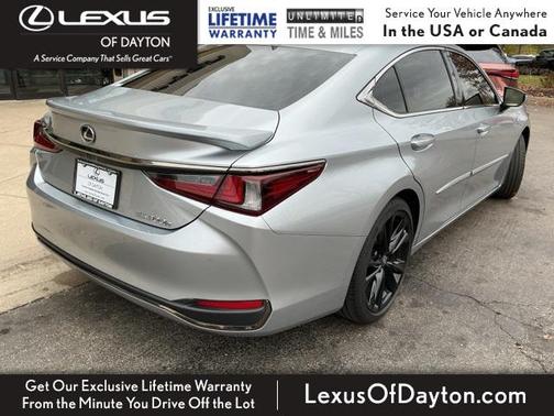 2023 Lexus ES 300h F SPORT Handling