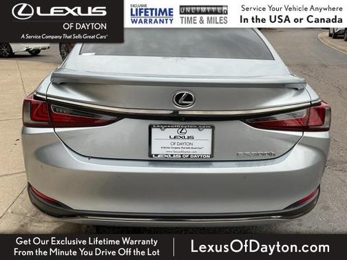 2023 Lexus ES 300h F SPORT Handling
