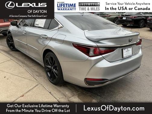 2023 Lexus ES 300h F SPORT Handling