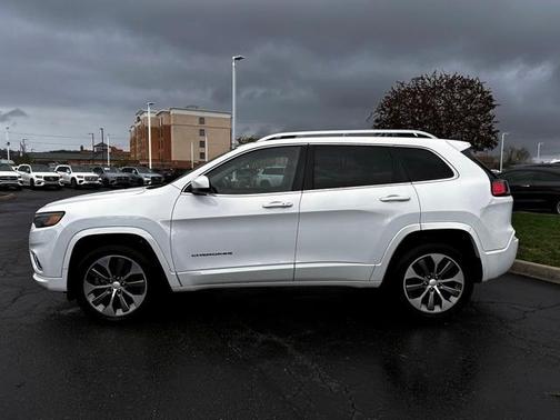 2019 Jeep Cherokee Overland