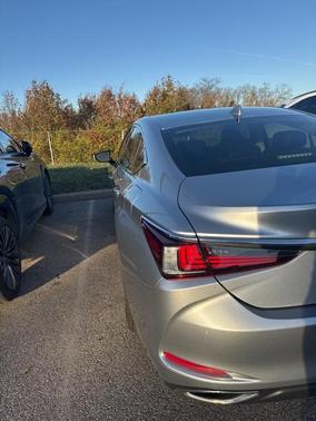 2023 Lexus ES 350 Base