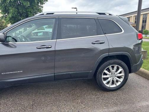 Granite Crystal Metallic Clearcoat 2016 Jeep Cherokee Limited