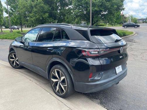 Deep Black Pearl 2023 Volkswagen ID.4 AWD Pro S