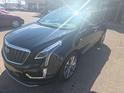 Stellar Black Metallic 2020 Cadillac XT5 Premium Luxury