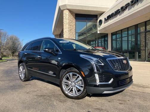 Stellar Black Metallic 2020 Cadillac XT5 Premium Luxury