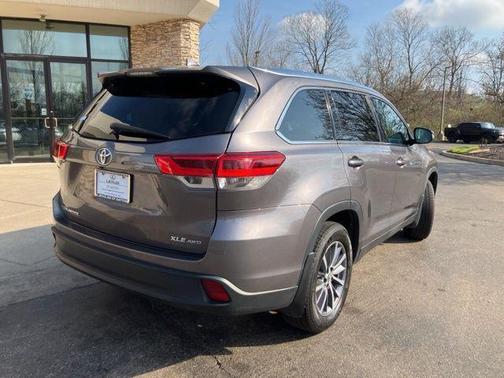 Predawn Gray Mica 2019 Toyota Highlander XLE