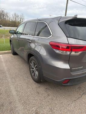 Predawn Gray Mica 2019 Toyota Highlander XLE