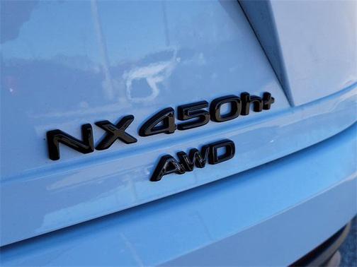 2026 Lexus NX 450h+ Luxury