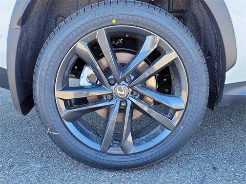 2026 Lexus NX 450h+ Luxury