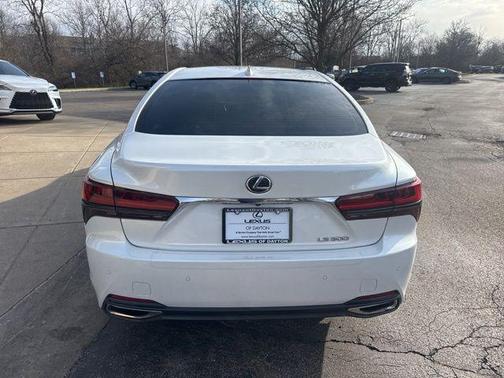 Quartz 2021 Lexus LS 500 Base