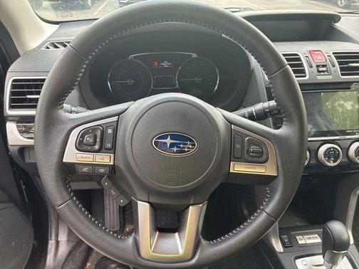 Crystal Black Silica 2018 Subaru Forester 2.5i Limited