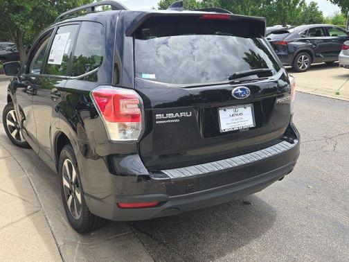 Crystal Black Silica 2018 Subaru Forester 2.5i Limited