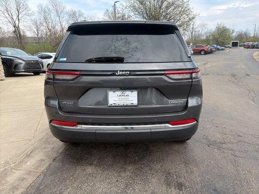 2022 Jeep Grand Cherokee Laredo