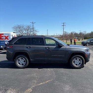 2022 Jeep Grand Cherokee Laredo