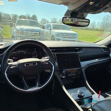 2022 Jeep Grand Cherokee Laredo