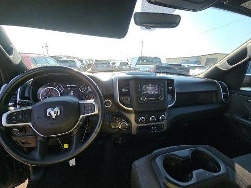 Diamond Black Crystal Pearlcoat 2023 RAM 1500 Big Horn/Lone Star