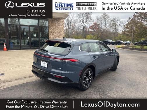 2025 Toyota Crown Signia XLE