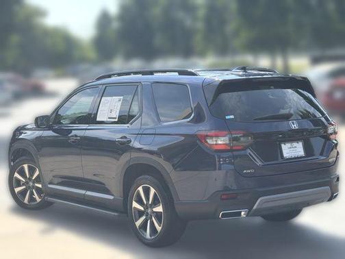 Obsidian Blue Pearl 2025 Honda Pilot Touring 8-Passenger