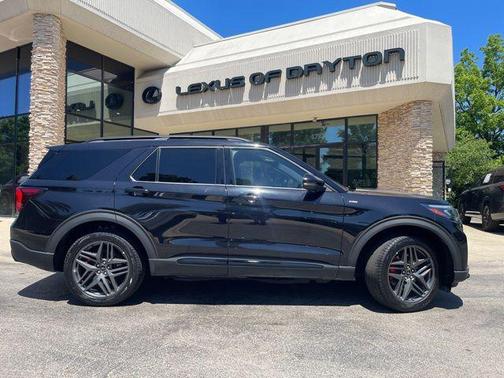 Black Metallic 2025 Ford Explorer ST-Line