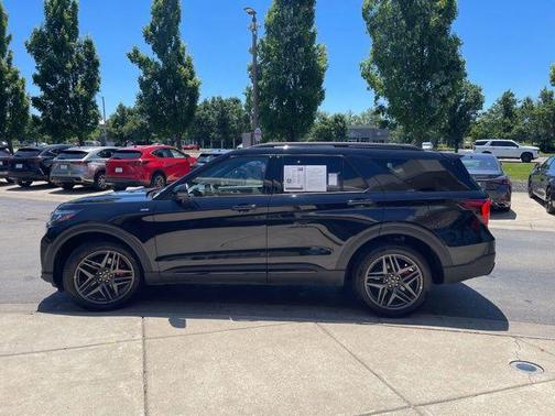 Black Metallic 2025 Ford Explorer ST-Line