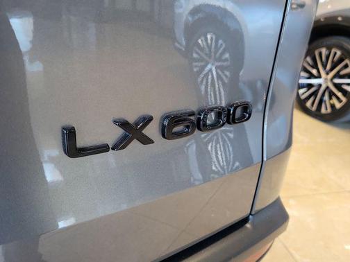2026 Lexus LX 600 Premium