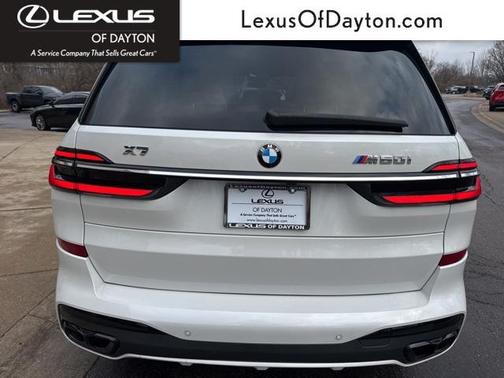2023 BMW X7 M60i