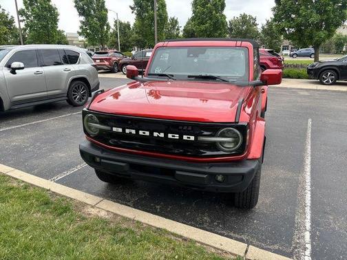 Hot Pepper Red Metallic Tinted Clearcoat 2023 Ford Bronco Outer Banks