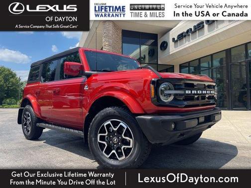 Hot Pepper Red Metallic Tinted Clearcoat 2023 Ford Bronco Outer Banks
